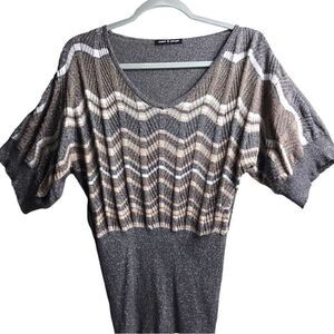 Cable & Gauge Gray Glitter Top